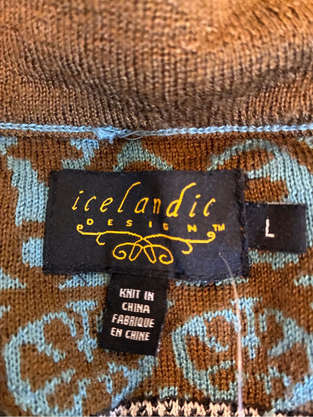 Icelandic Design Striped Pattern Zip-Up Cardigan Sweater in blue and gray - Picture 6 of 6